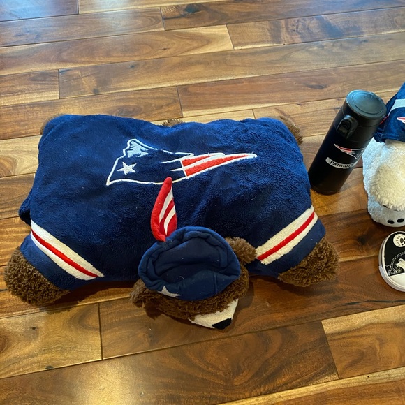 Lot of 4 New England Patriots Gear & Decor - Picture 3 of 4